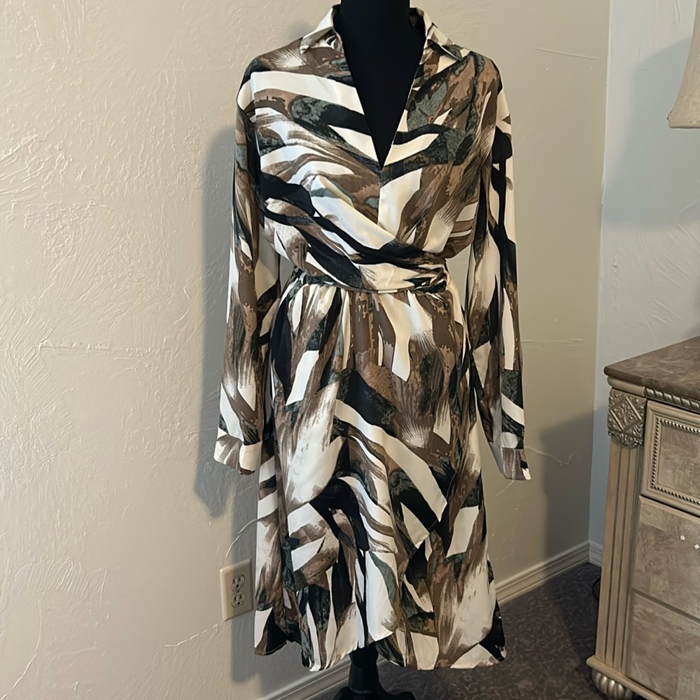 Elegant Women's Midi Dress in Brown and White